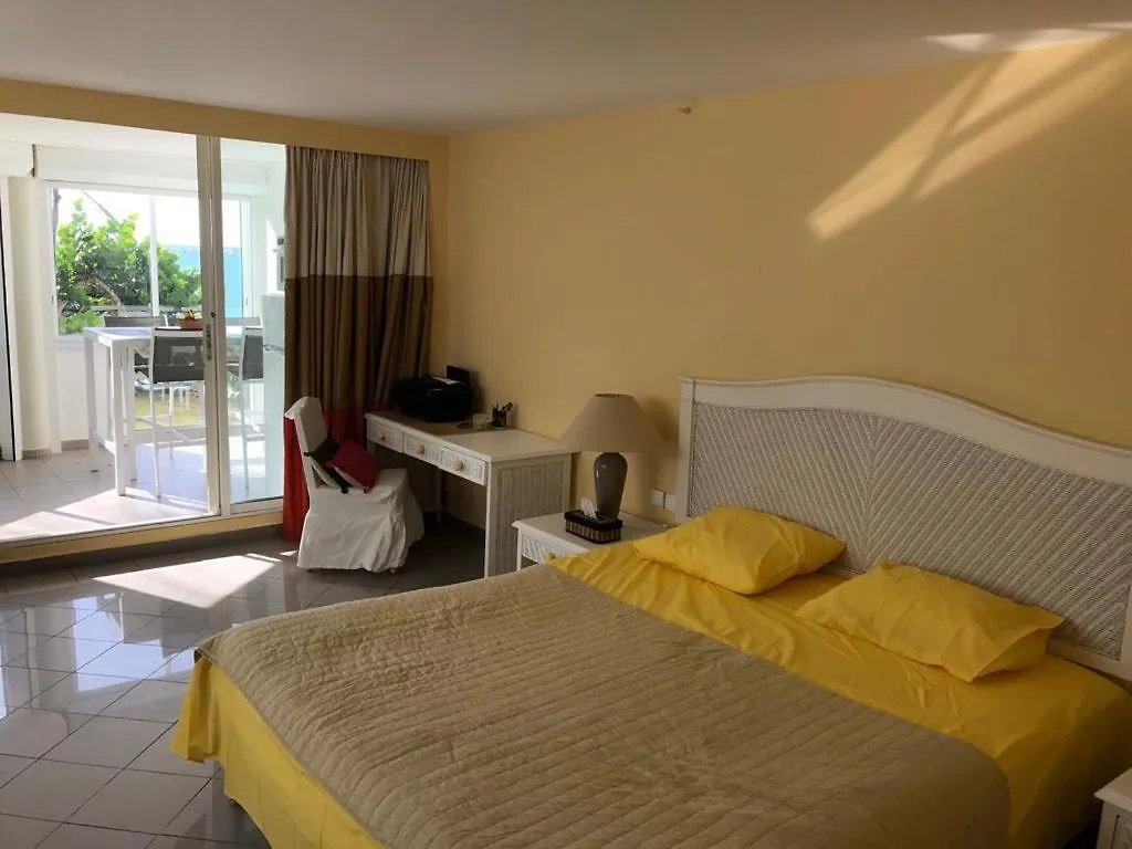 Beau Studio Lumineux Vue Mer Acces Plage Et Piscine Le Gosier  Le Gosier (Grande-Terre)
